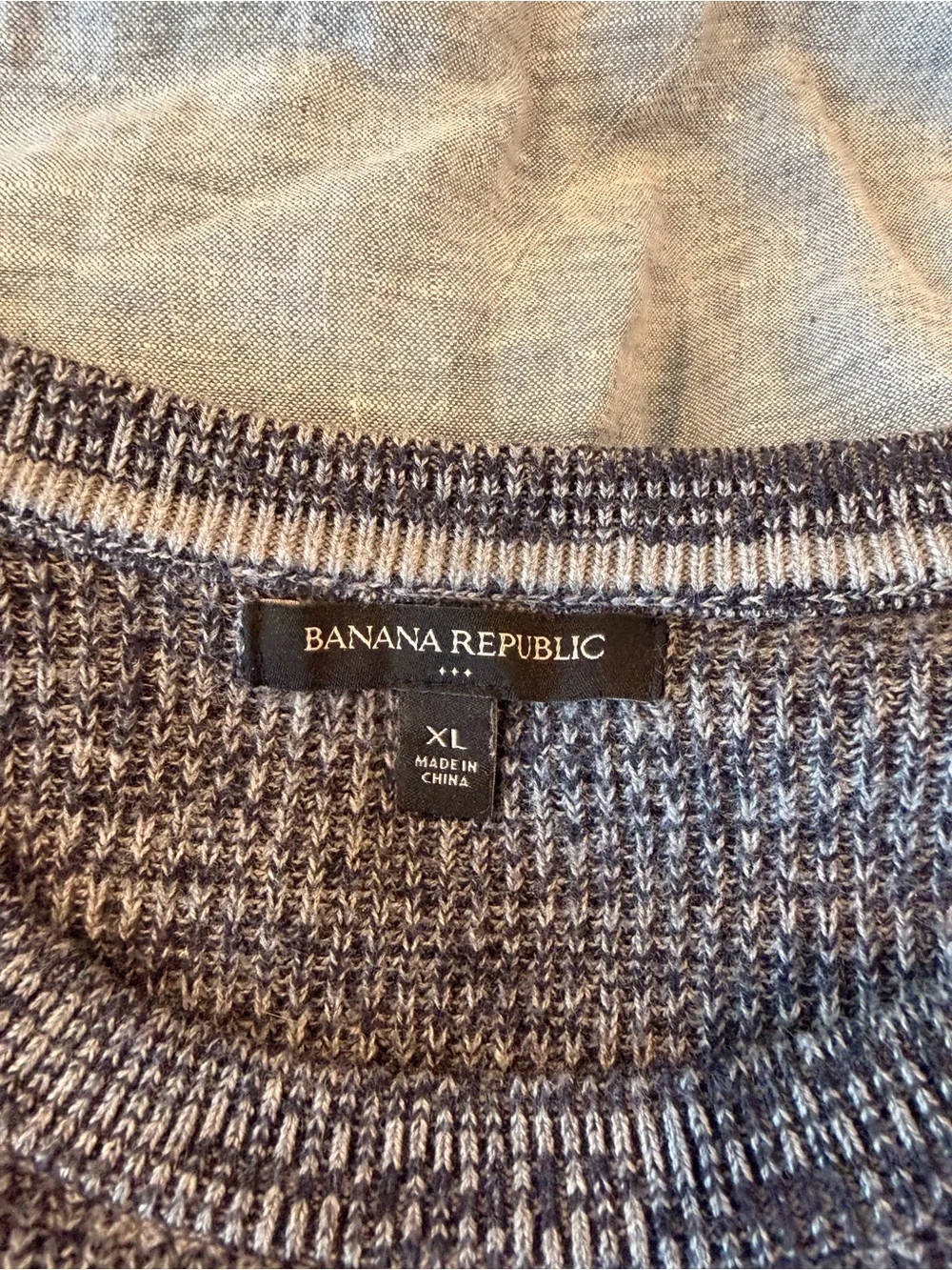 Banana Republic Men's Marled Gray Crewneck Sweater
